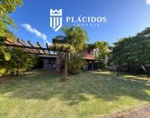 Casa à venda em Praia do Forte, Mata de São Jõao - BA
